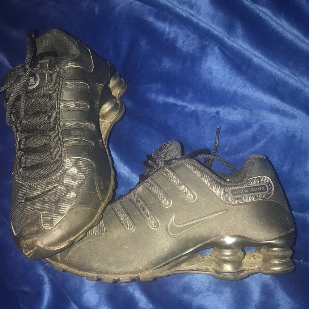 Blacked out Nike shox